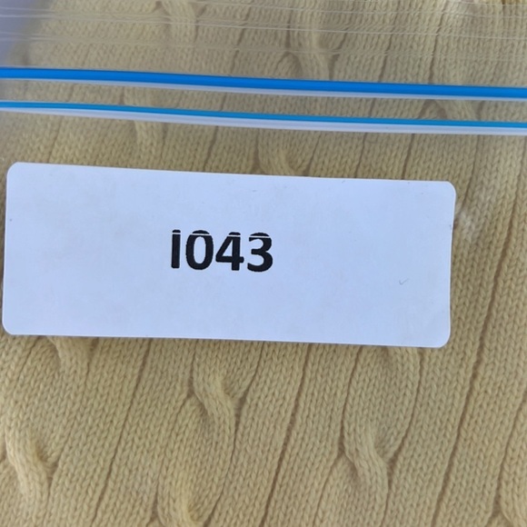 TOMMY Hilfiger Cable Knit Vest size  Large - Picture 9 of 9